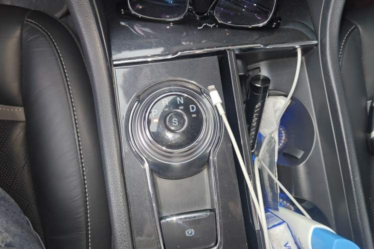 Used Ford Taurus 2018 EcoBoost 245 Premier Edition China VI Standard Gear Lever