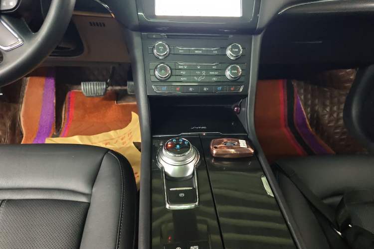 Used Ford Taurus 2018 EcoBoost 245 Fashion Edition China V Standard Gear Lever