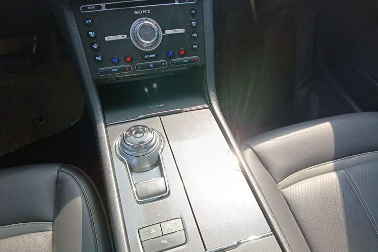 Used Ford Taurus 2018 EcoBoost 245 Premier Edition China V Standard Gear Lever