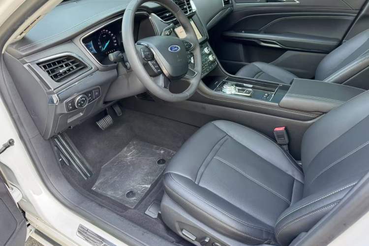 Used Ford Taurus 2018 EcoBoost 245 Fashion Edition China VI Standard Interior 1