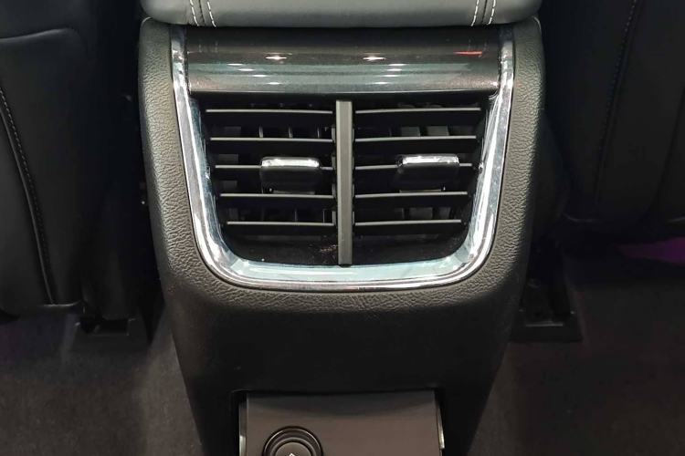 Used Ford Taurus 2018 EcoBoost 245 Premier Edition China VI Standard Interior 11