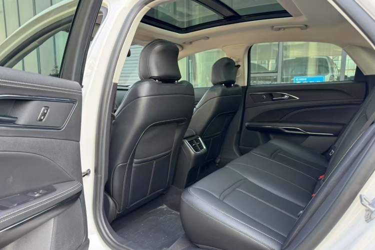 Used Ford Taurus 2018 EcoBoost 245 Fashion Edition China VI Standard Interior 2