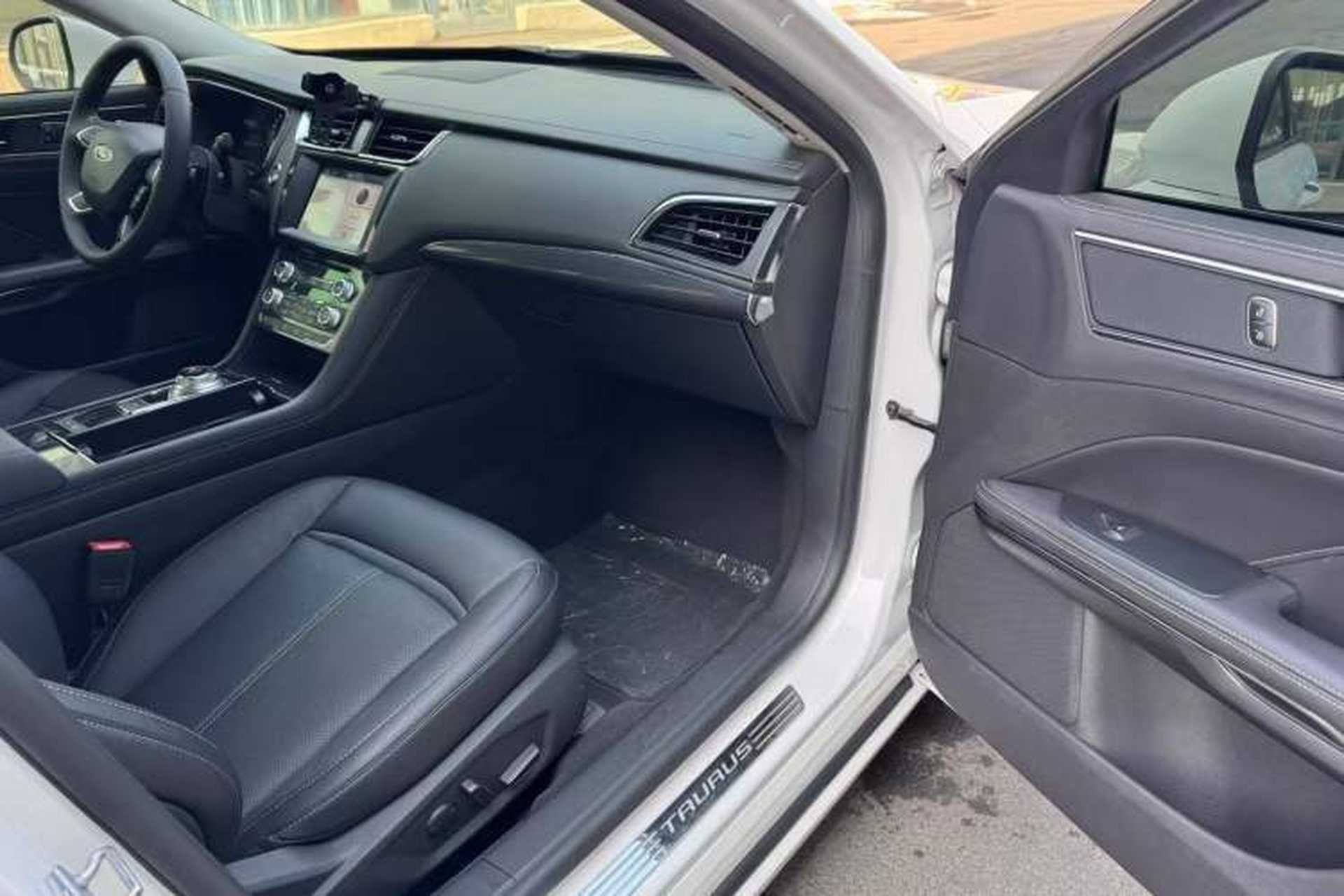Used Ford Taurus 2018 EcoBoost 245 Fashion Edition China VI Standard Interior 3