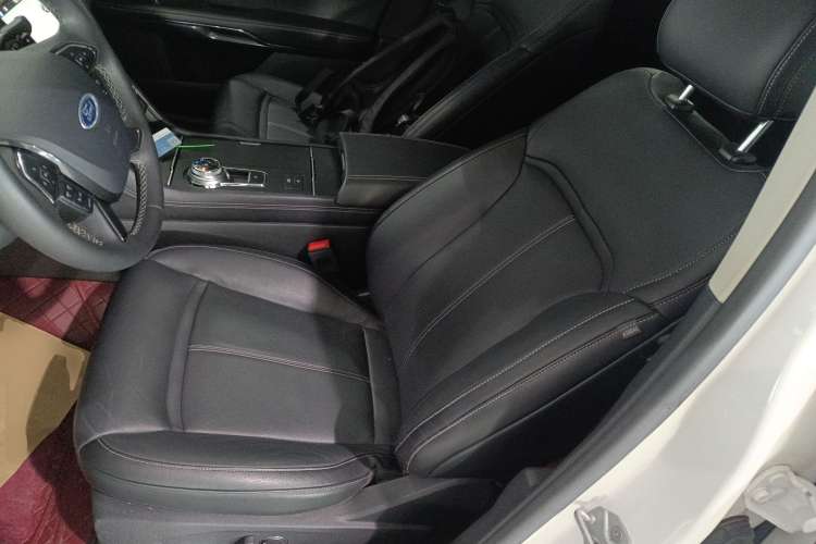 Used Ford Taurus 2018 EcoBoost 180 Luxury Model Left Front Seat