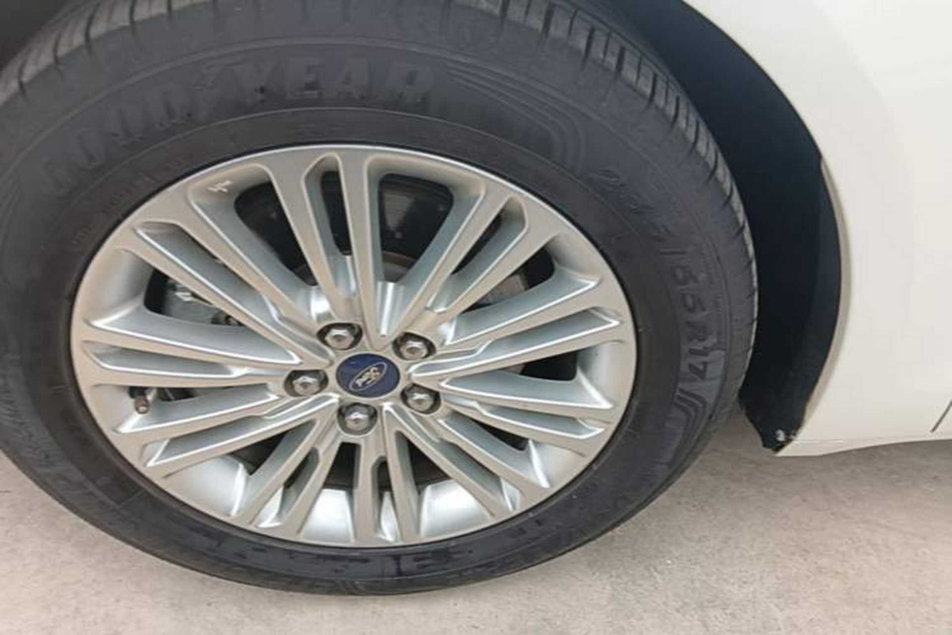 Used Ford Taurus 2018 EcoBoost 245 Fashion Edition China VI Standard Left Front Wheel Hub