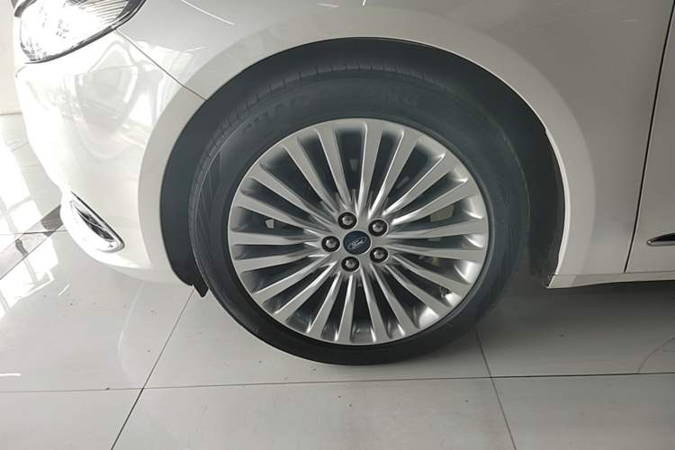 Used Ford Taurus 2018 EcoBoost 245 Premier Edition China V Standard Left Front Wheel Hub