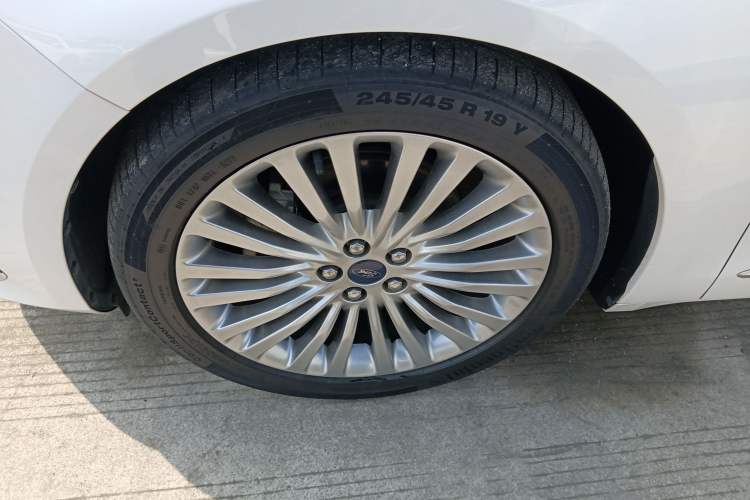 Used Ford Taurus 2018 EcoBoost 245 Premier Edition China V Standard Left Front Wheel Hub