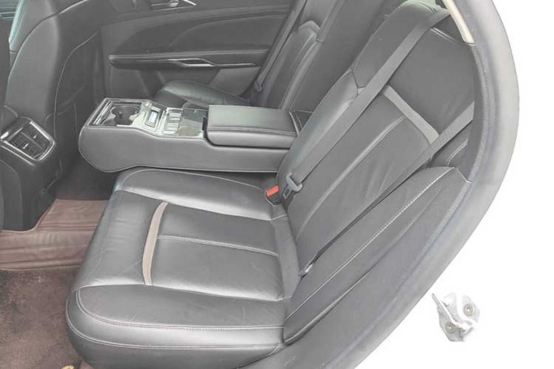 Used Ford Taurus 2018 EcoBoost 245 Premier Edition China VI Standard Left Rear Seat