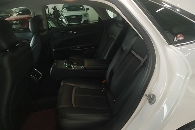 Used Ford Taurus 2018 EcoBoost 245 Premier Edition China V Standard Left Rear Seat