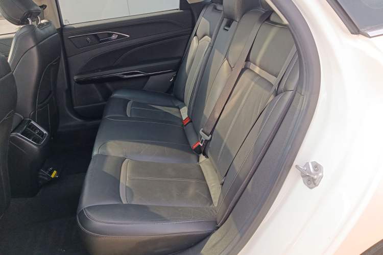 Used Ford Taurus 2018 EcoBoost 245 Premier Edition China V Standard Left Rear Seat