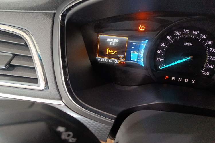 Used Ford Taurus 2018 EcoBoost 180 Luxury Model Odometer Close Up