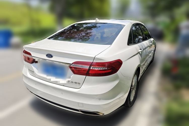 Used Ford Taurus 2018 EcoBoost 245 Fashion Edition China V Standard Rear Right 45 Deg