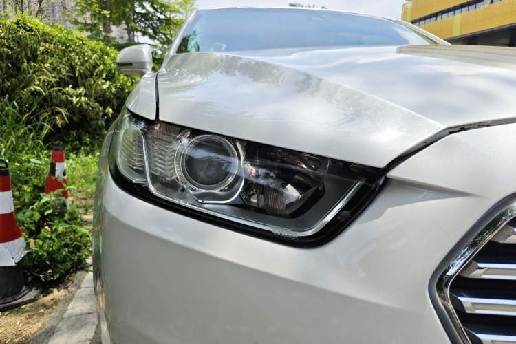 Used Ford Taurus 2018 EcoBoost 245 Fashion Edition China V Standard Right Front Headlight
