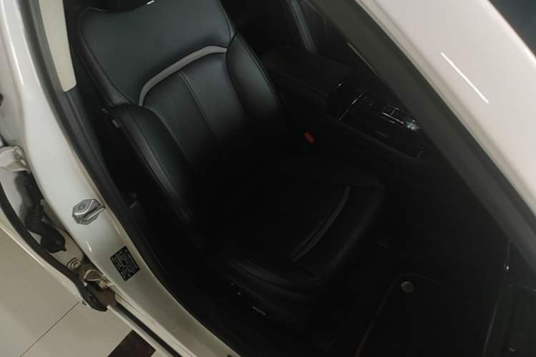 Used Ford Taurus 2018 EcoBoost 245 Premier Edition China V Standard Right Front Seat