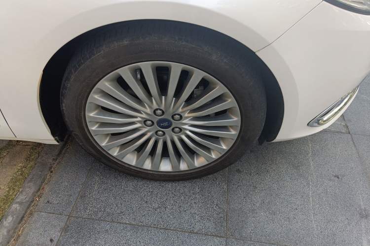 Used Ford Taurus 2018 EcoBoost 245 Premier Edition China VI Standard Right Front Wheel Hub