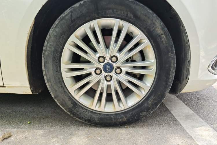 Used Ford Taurus 2018 EcoBoost 245 Fashion Edition China V Standard Right Front Wheel Hub