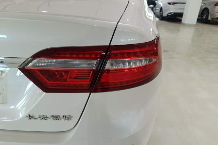 Used Ford Taurus 2018 EcoBoost 180 Luxury Model Right Rear Taillight