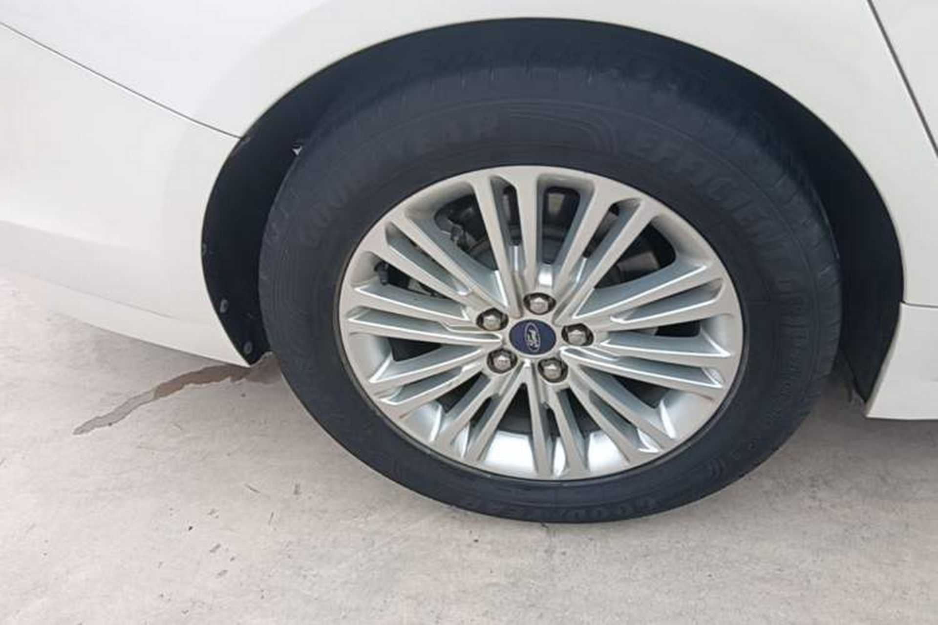 Used Ford Taurus 2018 EcoBoost 245 Fashion Edition China VI Standard Right Rear Wheel Hub