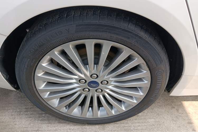 Used Ford Taurus 2018 EcoBoost 245 Premier Edition China V Standard Right Rear Wheel Hub