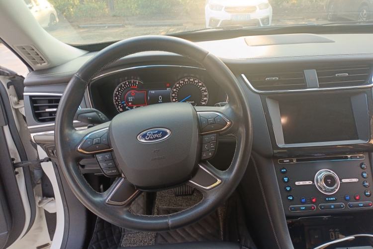 Used Ford Taurus 2018 EcoBoost 245 Premier Edition China VI Standard Steering Wheel