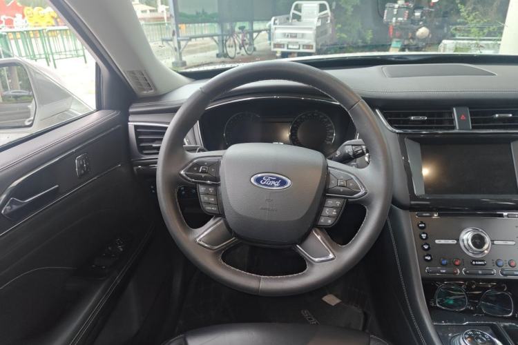 Used Ford Taurus 2018 EcoBoost 245 Premier Edition China VI Standard Steering Wheel