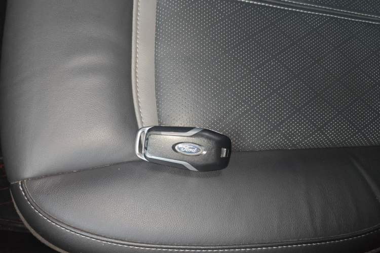 Used Ford Taurus 2018 EcoBoost 245 Premier Edition China VI Standard Vehicle Key