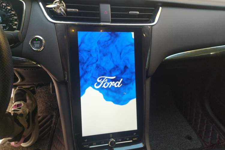 Used Ford Taurus 2019 EcoBoost 245 Premium Edition Audio And AC Panel