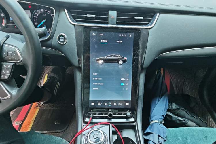 Used Ford Taurus 2019 EcoBoost 245 Comfort Edition Audio And AC Panel