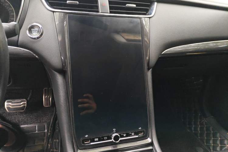 Used Ford Taurus 2019 EcoBoost 245 Premium Edition Audio And AC Panel