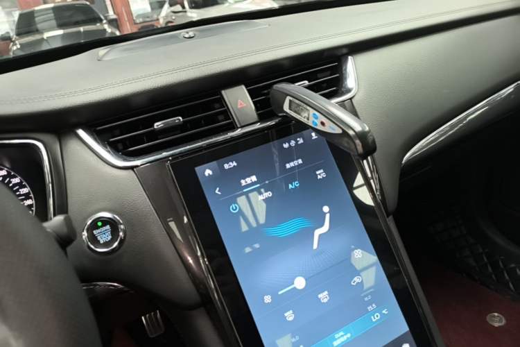 Used Ford Taurus 2019 EcoBoost 245 Premium Edition Audio And AC Panel