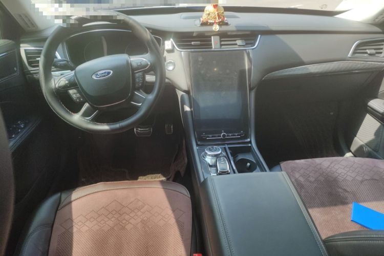 Used Ford Taurus 2019 EcoBoost 245 Premium Edition Center Console