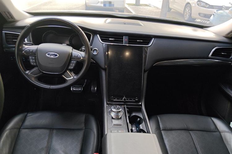 Used Ford Taurus 2019 EcoBoost 245 Premium Edition Center Console