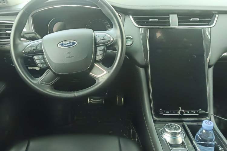 Used Ford Taurus 2019 EcoBoost 245 Premium Edition Center Console