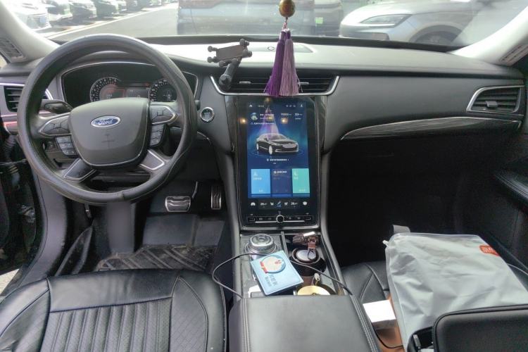 Used Ford Taurus 2019 EcoBoost 245 Premium Edition Center Console