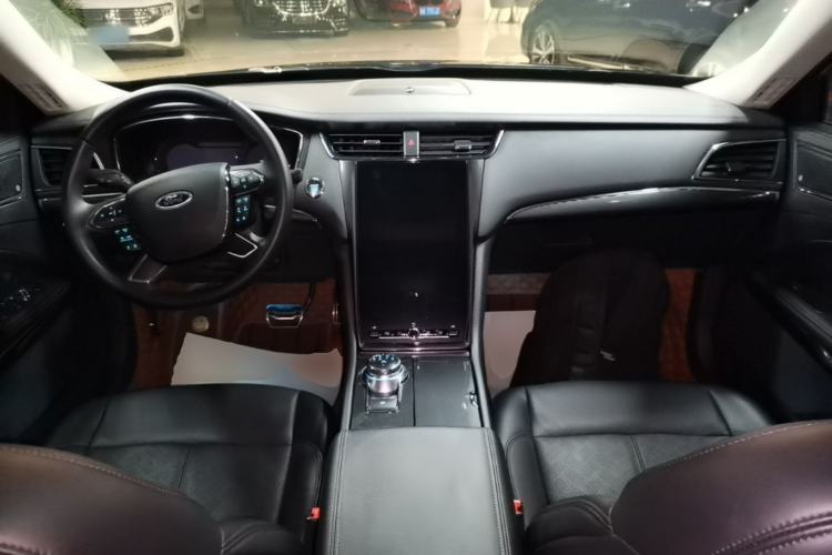 Used Ford Taurus 2019 EcoBoost 245 Premium Edition Center Console