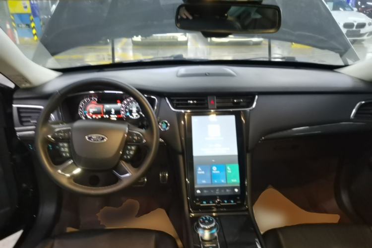 Used Ford Taurus 2019 EcoBoost 245 Premium Edition Center Console