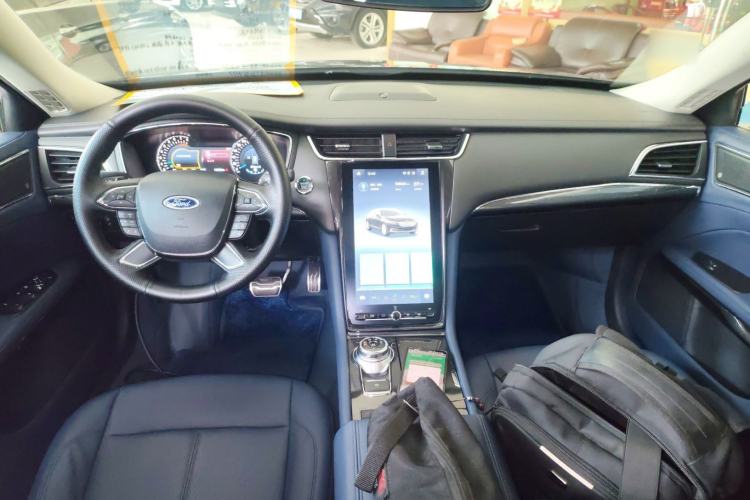 Used Ford Taurus 2019 EcoBoost 245 Premium Edition Center Console