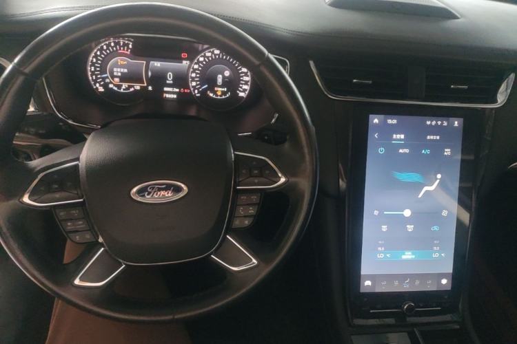 Used Ford Taurus 2019 EcoBoost 245 Premium Edition Center Console