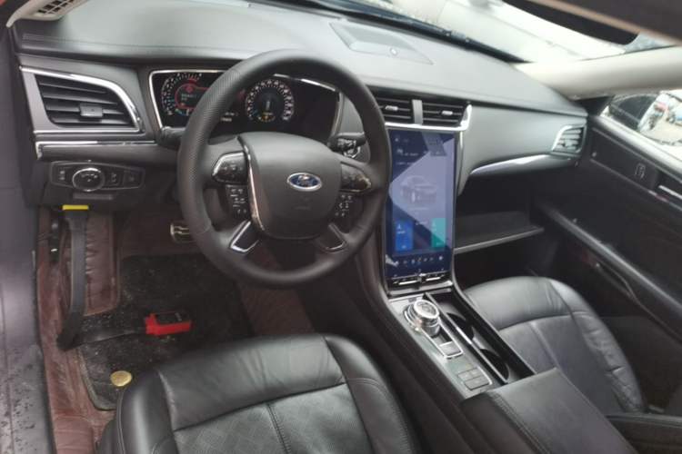 Used Ford Taurus 2019 EcoBoost 245 Premium Edition Center Console