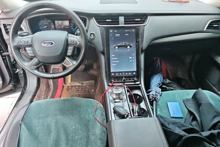 Used Ford Taurus 2019 EcoBoost 245 Comfort Edition Center Console