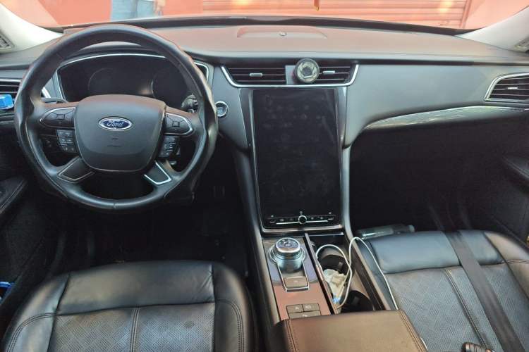 Used Ford Taurus 2019 EcoBoost 245 Premium Edition Center Console