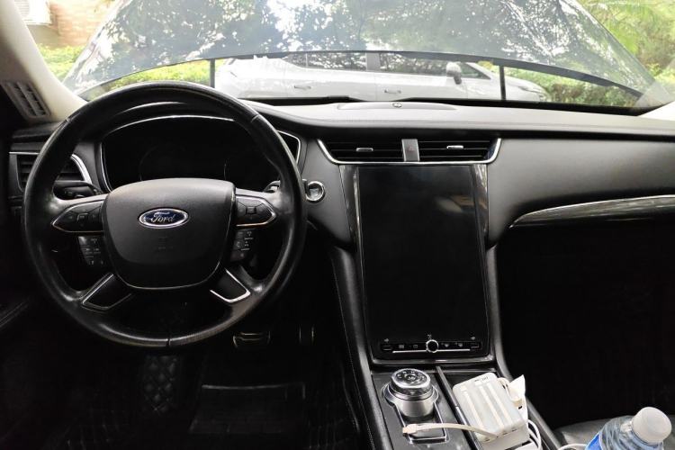 Used Ford Taurus 2019 EcoBoost 245 Premium Edition Center Console