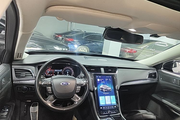 Used Ford Taurus 2019 EcoBoost 245 Premium Edition Center Console