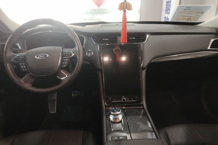 Used Ford Taurus 2019 EcoBoost 245 Premium Edition Center Console