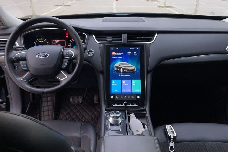 Used Ford Taurus 2019 EcoBoost 245 Comfort Edition Center Console