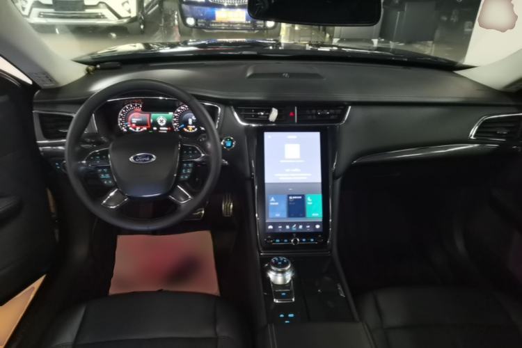 Used Ford Taurus 2019 EcoBoost 245 Premium Edition Center Console