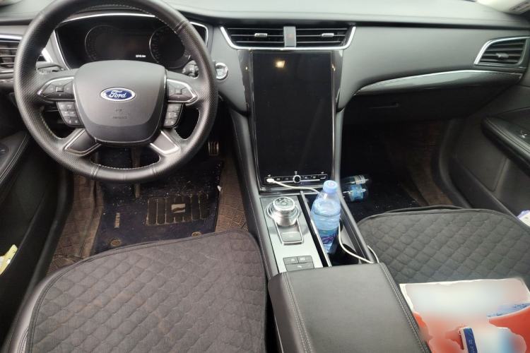Used Ford Taurus 2019 EcoBoost 245 Premium Edition Center Console
