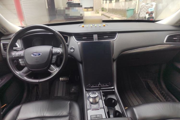 Used Ford Taurus 2019 EcoBoost 245 Premium Edition Center Console