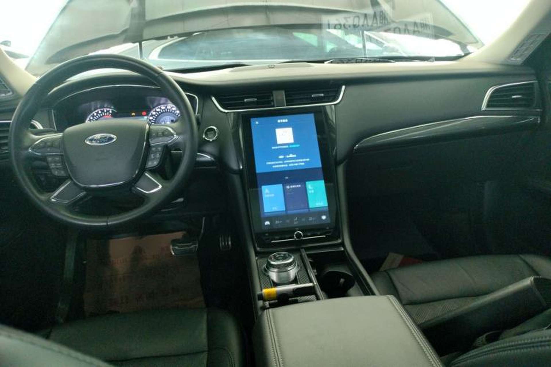 Used Ford Taurus 2019 EcoBoost 245 Premium Edition Center Console