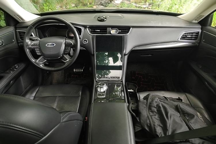 Used Ford Taurus 2019 EcoBoost 245 Premium Edition Center Console